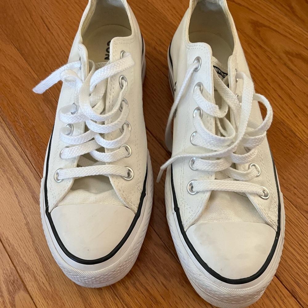 Converse Platform White Canvas Sneakers Size 7
